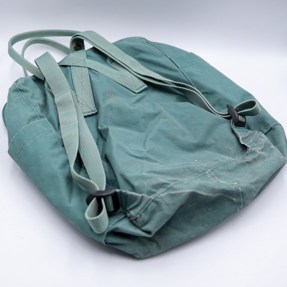 Fjällräven Kånken Backpack Unisex Frost Green Vinylon Classic Outdoor School Bag - Picture 11 of 16